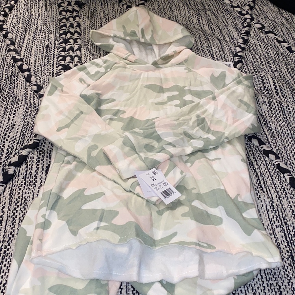 Girls joggers and sweatshirt
